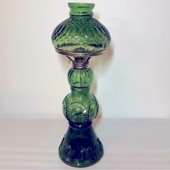 Antique Oil Lamp with matching shade. Green. Beautiful. Rare. 16” - Picture 1 of 5